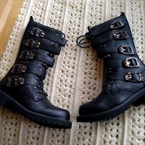 Iron Club Skull Boots